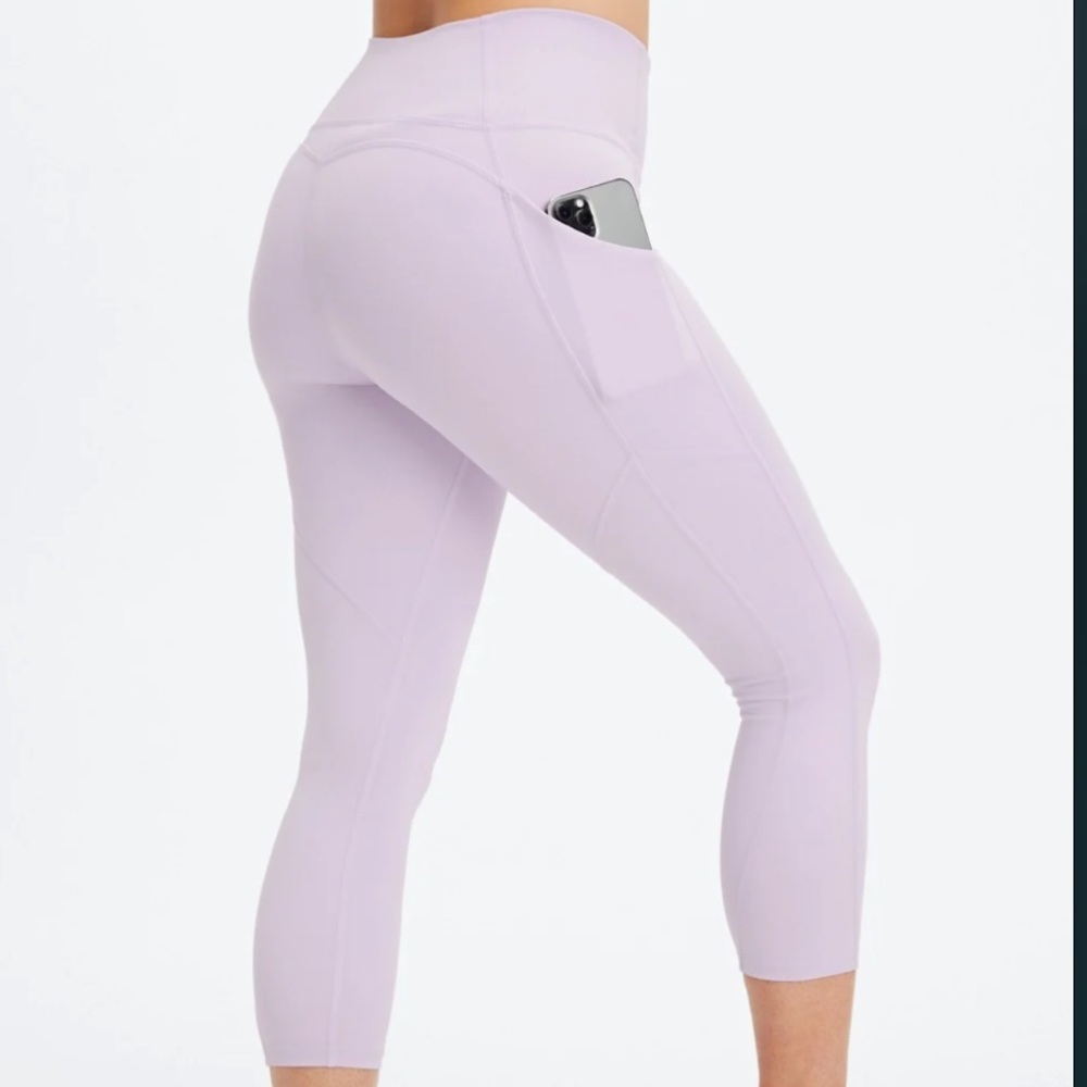Fabletics Oasis High-Waisted Capri Legging
